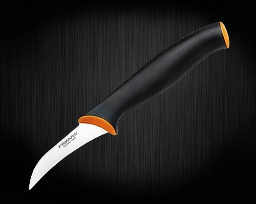 Нож для овощей изогнутый Fiskars Functional Form